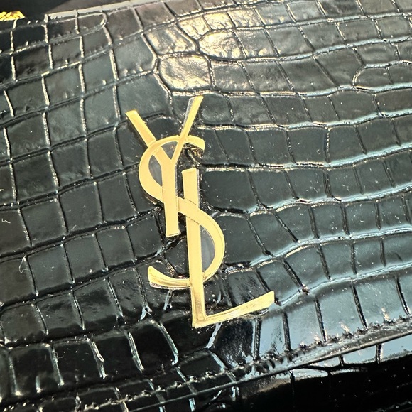 CASSANDRE PHONE HOLDER IN SHINY CROCODILE-EMBOSSED LEATHER - Picture 3 of 7